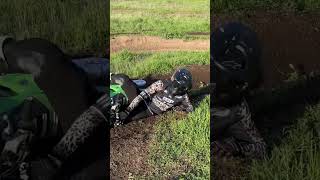 Crashes on his broken arm! #shorts #shortsclip #subscribe #youtubeshorts