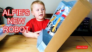 UNBOXING NEW TRANSFORMING ROBOT TOY FOR KIDS | #RobotToy | CONVERT ROBOT TO CAR | Alfie's World