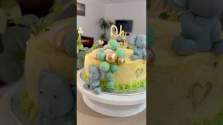 Making a baby shower cake. #babyshowercake #homebaker