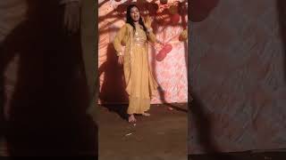 chunari chunari dance #bollywood #youtubeshorts #dancewithmadhuri