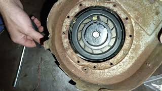 Cambiar la cuerda de arranque de un cortacésped briggs & stratton