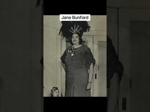 TALLEST WOMEN IN THE WORLD #viralvideo #tallest #women #world #viralshorts #trendingshorts #ai
