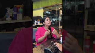 Nail artists v/s client