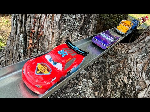 Disney Cars (Tomica) ☆ Handmade bumpy course and transparent tube in the great outdoors