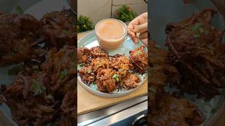 Crispy Onion Pakora Recipe | Monsoon Special Snack 🌧 #shorts #monsoon #viralvideo #shortsfeed