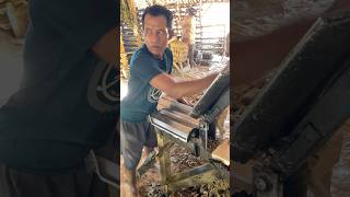 This is how roof tiles are made by hand printing. #tending #creatives #construction #amazing #fast