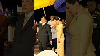 泰国国王出席仪式 一个动作王后秒懂 #thailand #泰国 #泰国王室 #泰国国王 #泰国王后