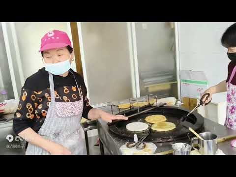 被称作“饼中爱马仕”，双面牛肉一个能卖35元，安徽名吃宁国粑粑