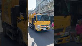嘉義市政府環境保護局垃圾車（KEH-1003)清收垃圾