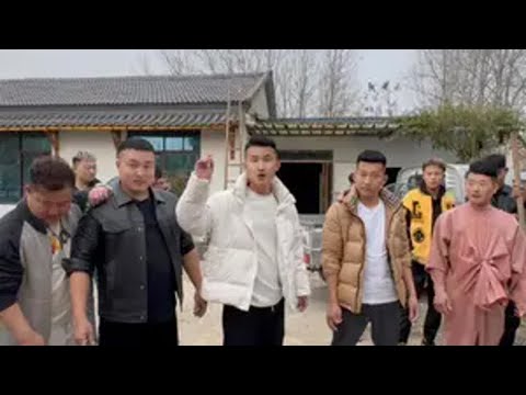 小院改造第四期，抽水抓鱼，敬请期待小院变化。郭胜涛 翡翠
