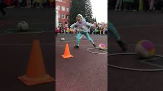 Весёлые старты . Кто быстрее #эстафета#веселыестарты#детииродители
