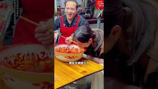 四川美女的螺蛳粉挑战开始啦，30秒吃完青菜，她能不能顺利拿走 现金？美食 螺蛳粉