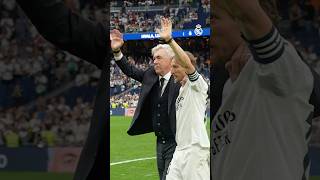 🤍 An emotional tribute to Modrić and Ancelotti at the Bernabéu! #FlyBetter #Emirates #RealMadrid
