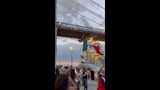 Mexican naval ship hits Brooklyn Bridge