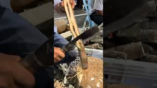 Do you think they’re chopping firewood?#oud #Kynam #agarwood #oudwood #沉香 #奇楠沉香 #fyp #كينام #عود