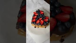 Heart shaped honey cake ❤️ #cakeshorts