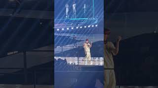 니가 울라면 울어 웃으라면 웃어 소리지르라면 질러
