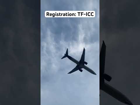 Icelandair Boeing 737 MAX 9 landing at John F. Kennedy Airport #icelandair #boeing #aviation