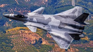 Enemy jets escape! Powerful Chinese Air Force J-20 fighter & pilots