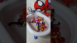 Super Heroes Bath Time 😫😫🤟🤟💪