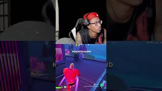 Player Eliminates, Explores Neon City, and Finds Gold Weapon!