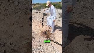He found Oil in Desert 🛢️🏜️ (@Wood_Mood) #shorts #shortvideo #oil