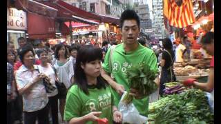 樂施大使森美與小儀在街市嘗試以十蚊買餸