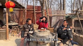 今天赶集买了块猪肉，韩梅想吃东坡肉了，给她们娘俩做了一大锅！
