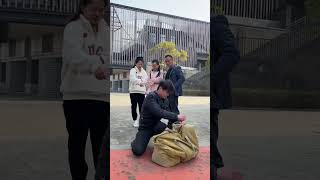 人不可貌相，尊重别人就是尊重自己！学历，学习力，哪个更重要？#情感 #修养 #每个人都值得被尊重 #反转