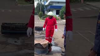 Apa yang salah dalam memadamkan api? #damkar #pemadamkebakaran #damkarhits #api #training #safety