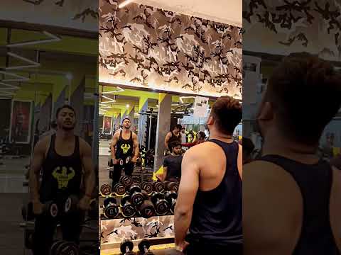 Dumbbell front raise #fitness #gym #gymmotivation #fitnessmotivation #workout #shoulderworkout