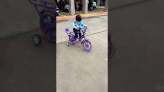 #aaray #aaj##cycile#chalave.#she....🚲🚲🚲🤩🤩🥰🥰🥰🥰