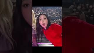 Rosé and YoungJi's expressions are too cute!😍😍 #blackpink #rosé #parchaeyoung #youngji #apt