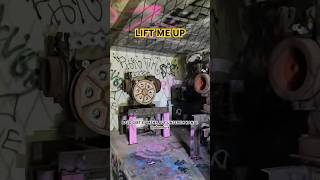 LIFT ME UP BEFORE YOU GOGO #lostplaces #urbex #abandoned #elevator