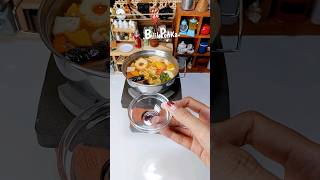Cooking Mini Tom Yum From the Neighbor