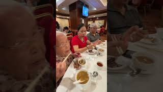 昨天下午在菩提長者綜合服務中心表演完之後晚上食飯慶祝輝哥生日🎂101歲媽媽也出席
