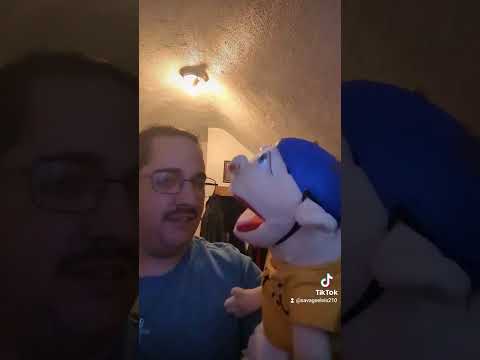 Jeffy eats his veggies