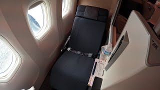 JAL Business Class Review | Japan Airlines 777-300ER | Incredible Seat | NYC 🇺🇸 → Tokyo 🇯🇵 #shorts