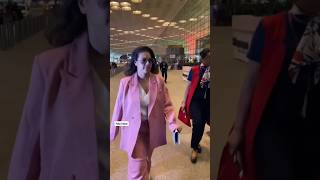 kajol hot look 😘meet Shahrukh Khan airport 4k status video#viralvideo #shortsfeed #shortvideo #viral