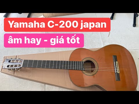 Đàn guitar Yamaha C-200 japan âm rất hay. Giá: 2tr200k. 0936057750