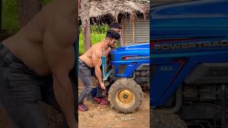 Pawan Sahu ट्रैक्टर को उठाने की कोशिश करते हैं 😎😎🔥🔥 #shortvideo #pawansahu #viralshort