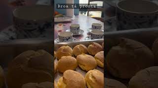 A broa tá pronta/quem gosta deixa o like
