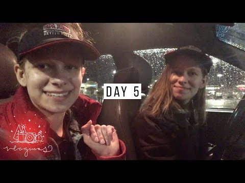 Day 5 - Vlogmas 2017 | Still Using Our iPhones | Danica & Victoria
