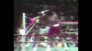 Muhammad Ali dodges 21 punches in 10 seconds (1977)