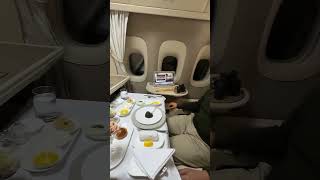 阿联酋航空头等舱客户实拍。国内北京/青岛/上海/广州/香港直飞迪拜往返公务舱头等舱低至3-7折起！ #国际特价机票 #超便宜超划算 #机票省钱攻略 #机票怎么买便宜