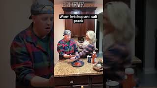 Hot Ketchup Prank #funny #pranks #prankvideo #prankwars #prank #scared #scary #funnyvideo #scare