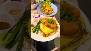 Eating everything we want at Jodd Fairs Night Market BANGKOK #joddfairs #bangkok #streetfood