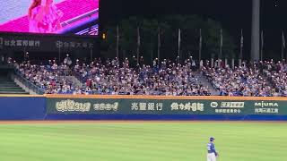 九局下，內野喵迷永不放棄與外野邦迷的手機燈海燈光秀 20250717 富邦捍將V.S統一獅@新莊棒球場