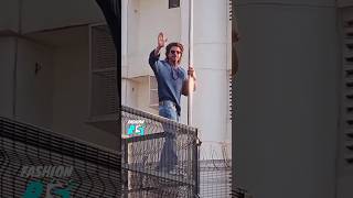 Srk Outfit🔥 #trending #srk #srkfanclub #srkfan #bollywood #shahrukhkhanfans #shorts #srkians
