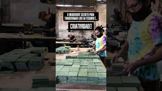 Incríveis placas de parede feitas de plástico reciclado!